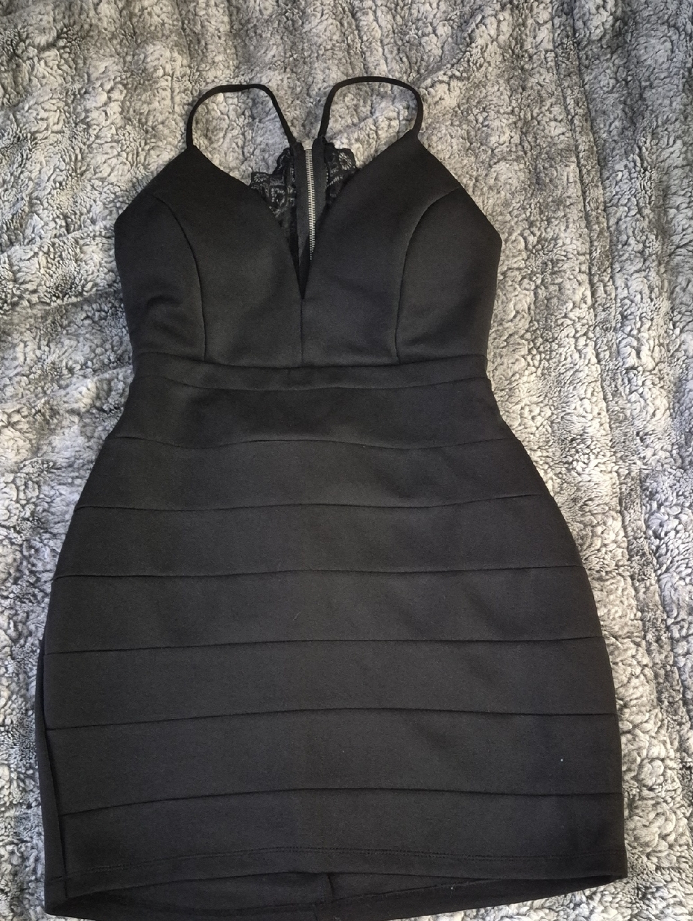 Emerald Sundae 🖤 Black Bodycon V-Neck Mini Dress (686)